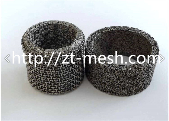 Schirm mit gestrickter Masche aus Messing