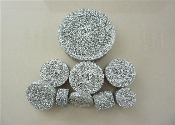 Weiß strickte Aluminiumfolie Mesh Dia, 118mm, das Länge für Auto besonders anfertigte