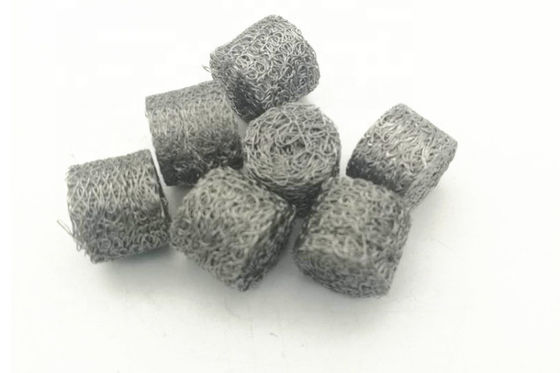 Flexibles 20 x 60 mm dickes, gestricktes Drahtgeflecht, das hervorragende Filtration und strukturelle Stabilität in industriellen Anwendungen bietet