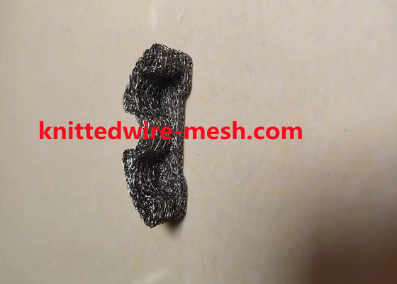 Rundlöchrig gestalteter Filter aus Geflecht in Weiß für eine effektive Filtration